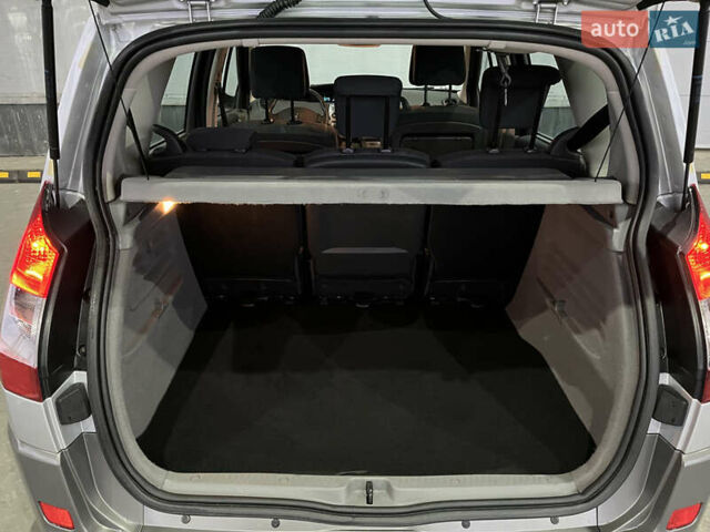 Серый Рено Сценик, объемом двигателя 2 л и пробегом 167 тыс. км за 5888 $, фото 27 на Automoto.ua