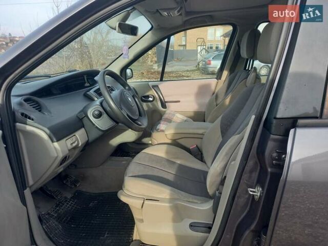 Серый Рено Сценик, объемом двигателя 1.6 л и пробегом 178 тыс. км за 4499 $, фото 19 на Automoto.ua