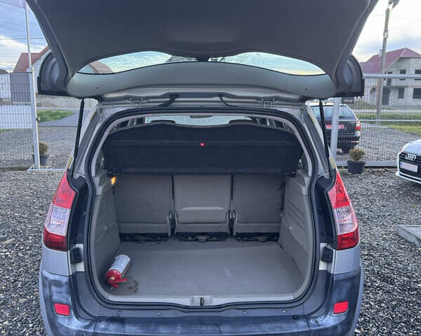 Серый Рено Сценик, объемом двигателя 1.6 л и пробегом 145 тыс. км за 5450 $, фото 26 на Automoto.ua