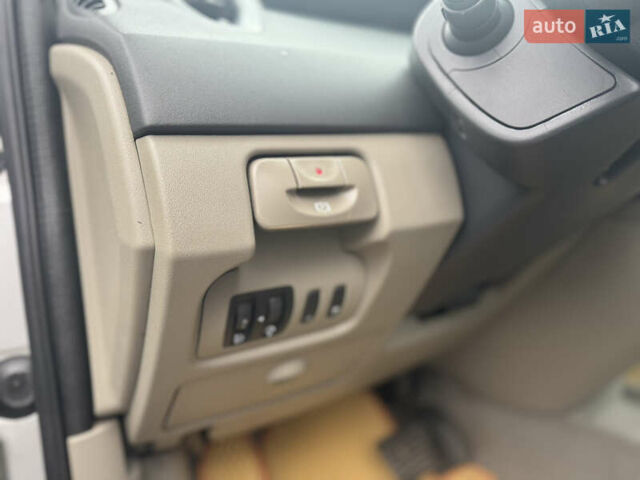 Серый Рено Сценик, объемом двигателя 1.6 л и пробегом 171 тыс. км за 4750 $, фото 22 на Automoto.ua