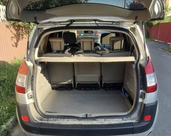 Серый Рено Сценик, объемом двигателя 1.6 л и пробегом 192 тыс. км за 4700 $, фото 16 на Automoto.ua