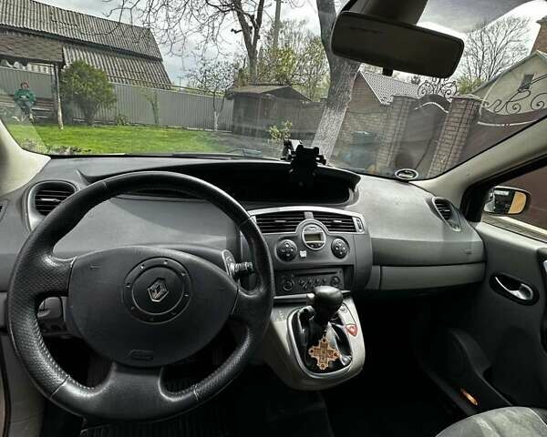 Серый Рено Сценик, объемом двигателя 1.6 л и пробегом 220 тыс. км за 4200 $, фото 2 на Automoto.ua