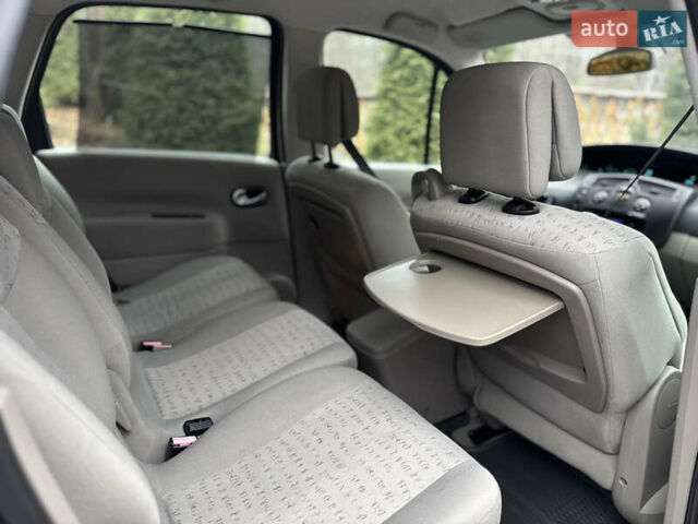 Серый Рено Сценик, объемом двигателя 1.6 л и пробегом 237 тыс. км за 4850 $, фото 39 на Automoto.ua