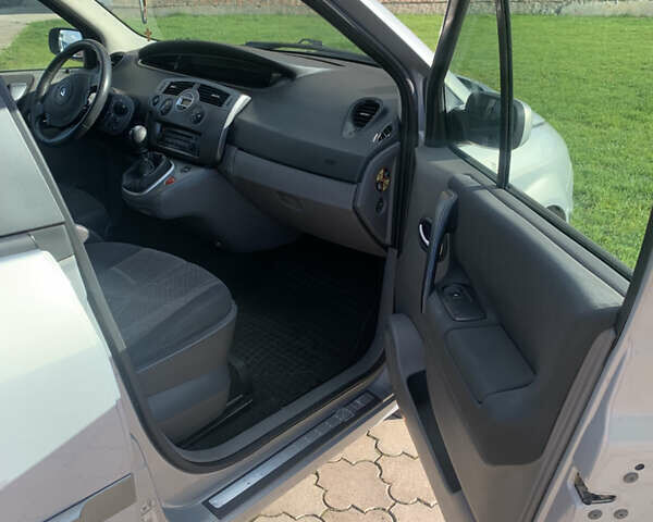 Серый Рено Сценик, объемом двигателя 1.87 л и пробегом 327 тыс. км за 3990 $, фото 10 на Automoto.ua