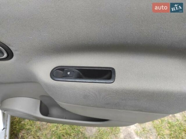 Серый Рено Сценик, объемом двигателя 1.6 л и пробегом 230 тыс. км за 4990 $, фото 37 на Automoto.ua