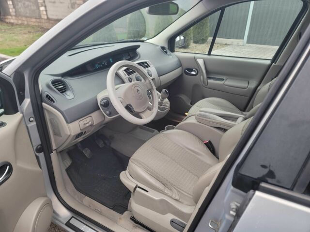 Серый Рено Сценик, объемом двигателя 1.9 л и пробегом 200 тыс. км за 4700 $, фото 13 на Automoto.ua