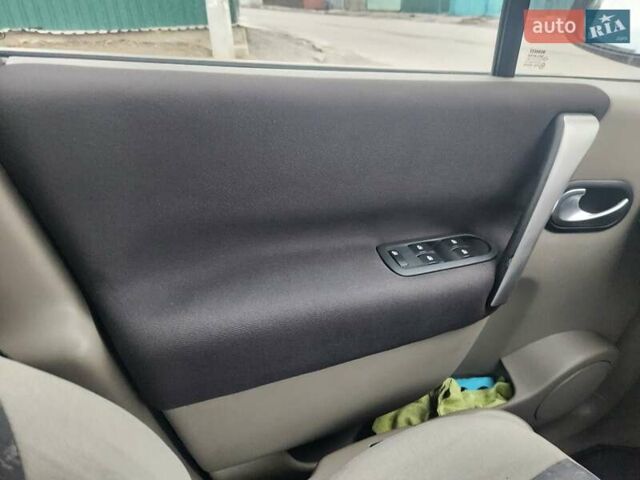 Серый Рено Сценик, объемом двигателя 1.6 л и пробегом 190 тыс. км за 4800 $, фото 25 на Automoto.ua