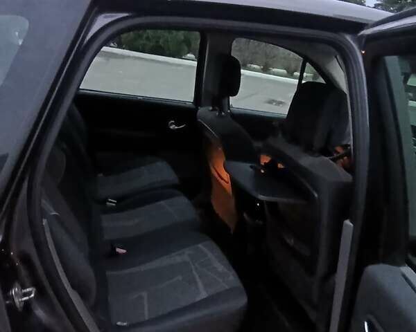 Серый Рено Сценик, объемом двигателя 2 л и пробегом 280 тыс. км за 5200 $, фото 10 на Automoto.ua