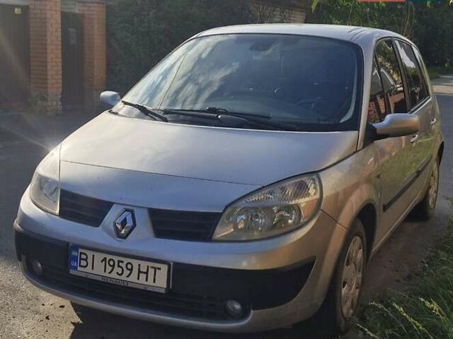 Серый Рено Сценик, объемом двигателя 1.6 л и пробегом 192 тыс. км за 4700 $, фото 2 на Automoto.ua