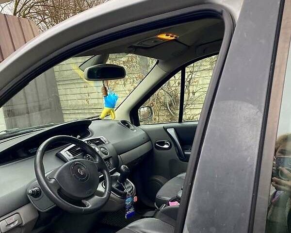 Серый Рено Сценик, объемом двигателя 1.6 л и пробегом 250 тыс. км за 4500 $, фото 2 на Automoto.ua