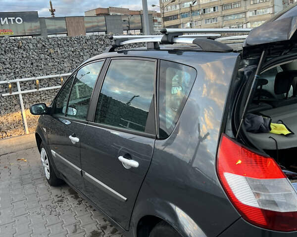 Рено Сценік 2005 у Житомирі на Automoto.ua Сірий Рено Сценік, об'ємом двигуна 1.6 л та пробігом 213 тис. км за 4900 $, фото 7 на Automoto.ua