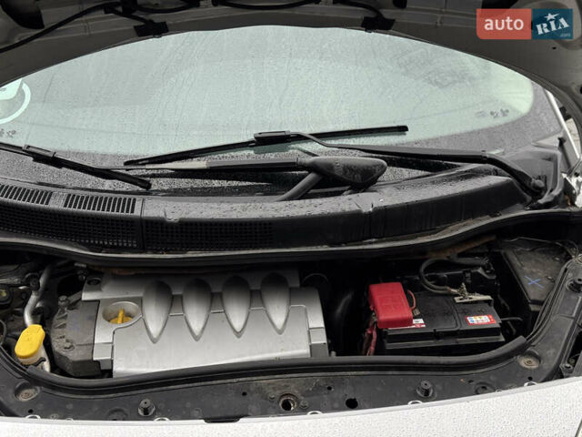 Серый Рено Сценик, объемом двигателя 1.6 л и пробегом 129 тыс. км за 5300 $, фото 52 на Automoto.ua