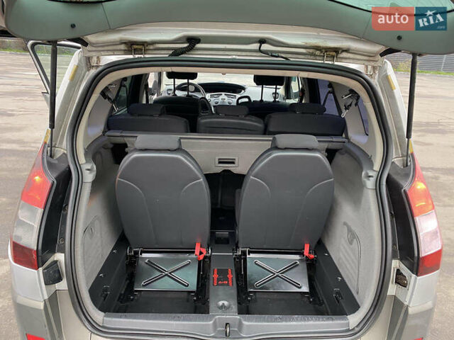 Серый Рено Сценик, объемом двигателя 1.9 л и пробегом 295 тыс. км за 4400 $, фото 12 на Automoto.ua