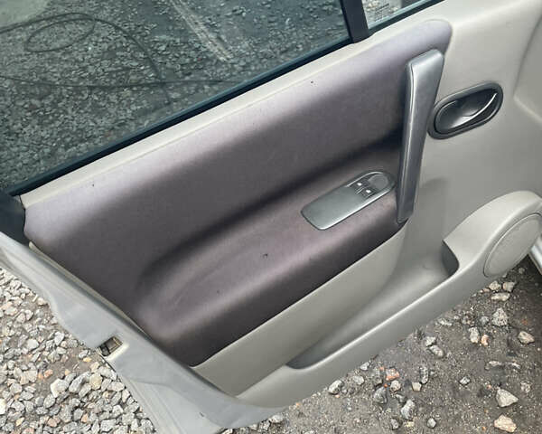 Сірий Рено Сценік, об'ємом двигуна 1.5 л та пробігом 227 тис. км за 5000 $, фото 6 на Automoto.ua