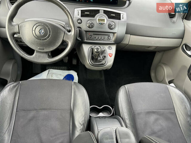 Серый Рено Сценик, объемом двигателя 1.6 л и пробегом 220 тыс. км за 4600 $, фото 4 на Automoto.ua