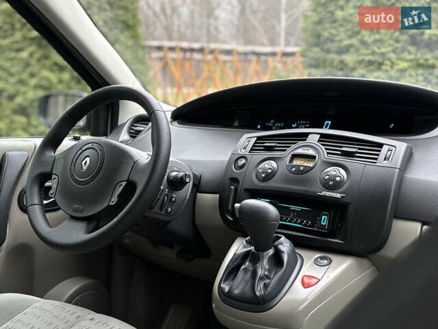 Серый Рено Сценик, объемом двигателя 1.6 л и пробегом 237 тыс. км за 4850 $, фото 31 на Automoto.ua