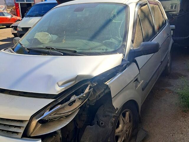 Серый Рено Сценик, объемом двигателя 1.5 л и пробегом 0 тыс. км за 1700 $, фото 8 на Automoto.ua