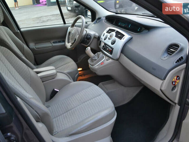 Сірий Рено Сценік, об'ємом двигуна 1.6 л та пробігом 173 тис. км за 4500 $, фото 8 на Automoto.ua