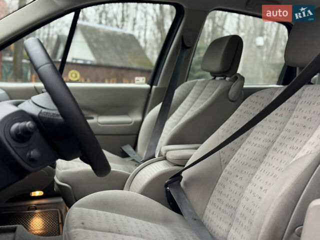 Серый Рено Сценик, объемом двигателя 1.6 л и пробегом 237 тыс. км за 4850 $, фото 18 на Automoto.ua