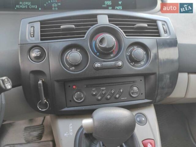 Серый Рено Сценик, объемом двигателя 1.6 л и пробегом 230 тыс. км за 5000 $, фото 11 на Automoto.ua
