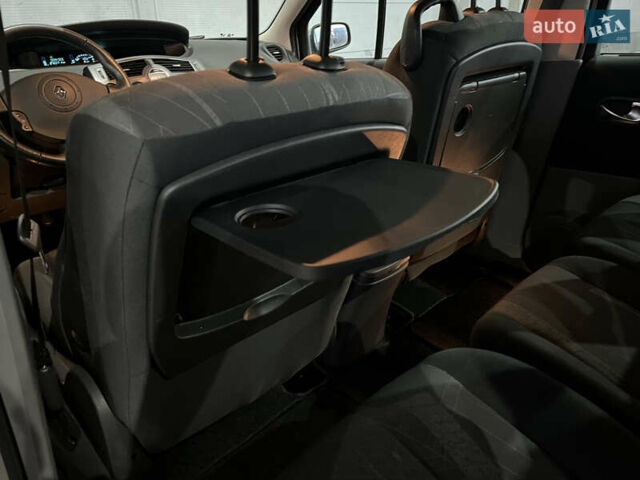 Серый Рено Сценик, объемом двигателя 2 л и пробегом 167 тыс. км за 5888 $, фото 25 на Automoto.ua