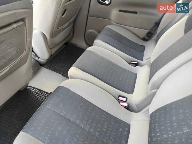 Серый Рено Сценик, объемом двигателя 1.6 л и пробегом 230 тыс. км за 5000 $, фото 17 на Automoto.ua