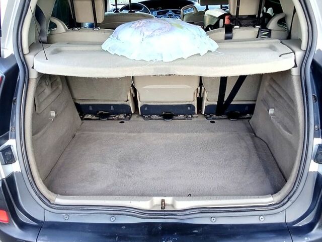 Серый Рено Сценик, объемом двигателя 1.6 л и пробегом 260 тыс. км за 4300 $, фото 3 на Automoto.ua