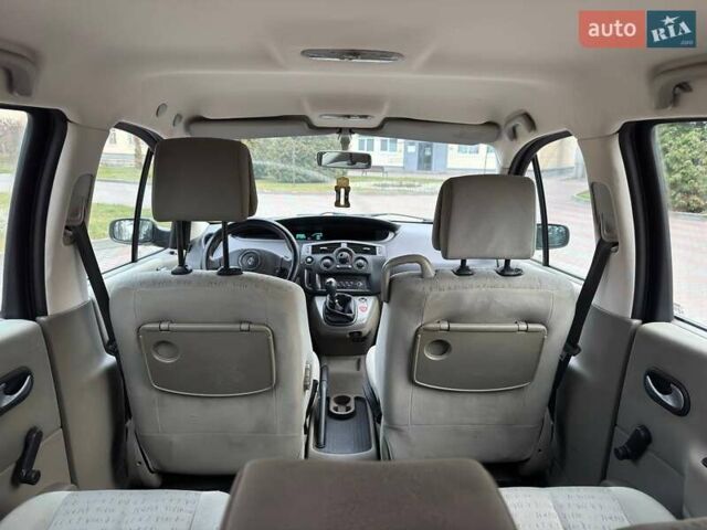 Серый Рено Сценик, объемом двигателя 1.9 л и пробегом 157 тыс. км за 4950 $, фото 9 на Automoto.ua