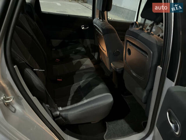 Серый Рено Сценик, объемом двигателя 2 л и пробегом 167 тыс. км за 5888 $, фото 34 на Automoto.ua