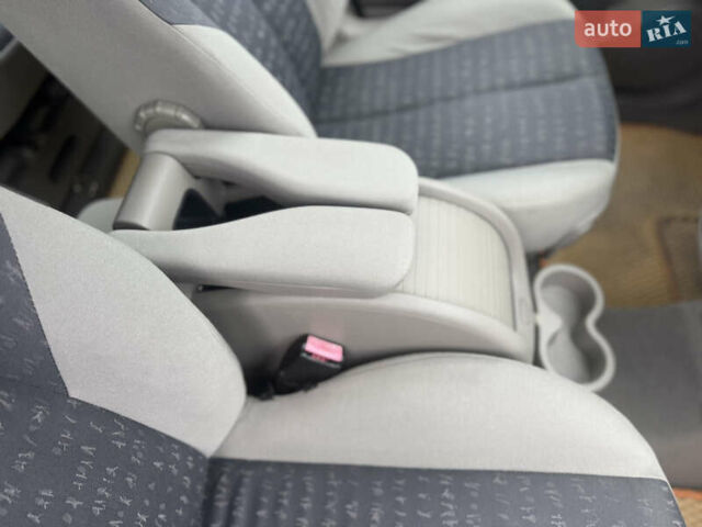 Серый Рено Сценик, объемом двигателя 1.6 л и пробегом 171 тыс. км за 4750 $, фото 20 на Automoto.ua