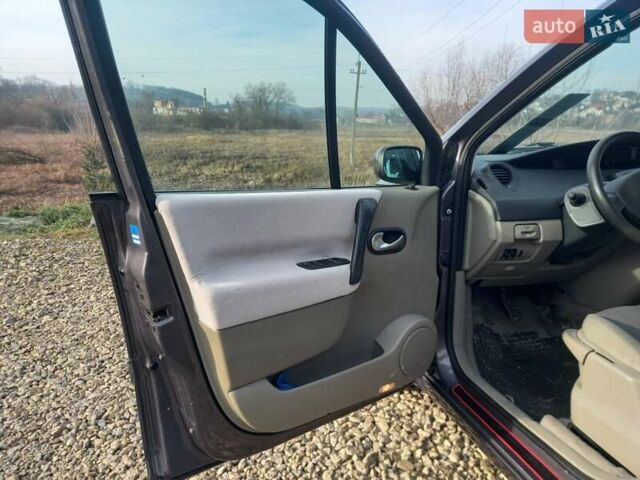 Серый Рено Сценик, объемом двигателя 1.6 л и пробегом 178 тыс. км за 4499 $, фото 14 на Automoto.ua