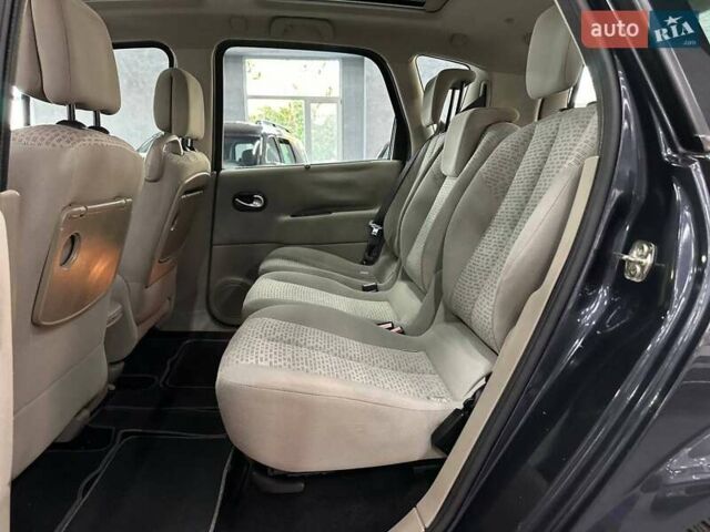 Серый Рено Сценик, объемом двигателя 1.56 л и пробегом 175 тыс. км за 5699 $, фото 12 на Automoto.ua