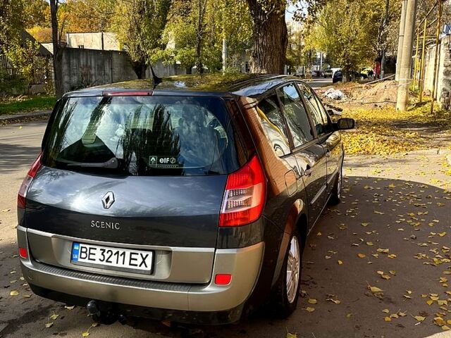 Серый Рено Сценик, объемом двигателя 2 л и пробегом 207 тыс. км за 5300 $, фото 3 на Automoto.ua