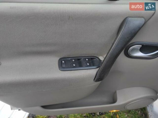 Серый Рено Сценик, объемом двигателя 1.6 л и пробегом 230 тыс. км за 5000 $, фото 14 на Automoto.ua
