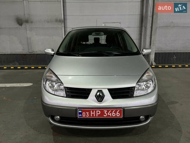 Серый Рено Сценик, объемом двигателя 2 л и пробегом 167 тыс. км за 5888 $, фото 2 на Automoto.ua