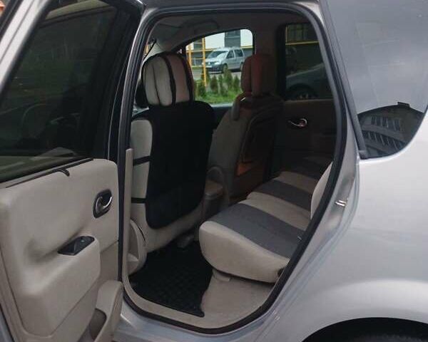 Серый Рено Сценик, объемом двигателя 1.5 л и пробегом 300 тыс. км за 4000 $, фото 5 на Automoto.ua