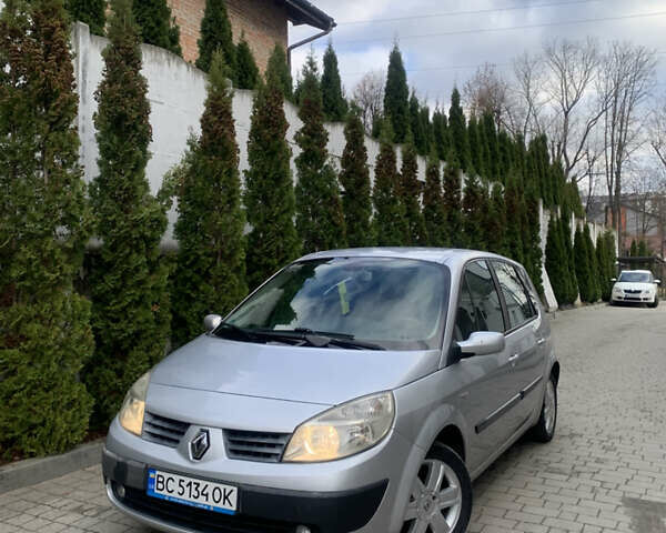 Серый Рено Сценик, объемом двигателя 1.6 л и пробегом 300 тыс. км за 2950 $, фото 1 на Automoto.ua