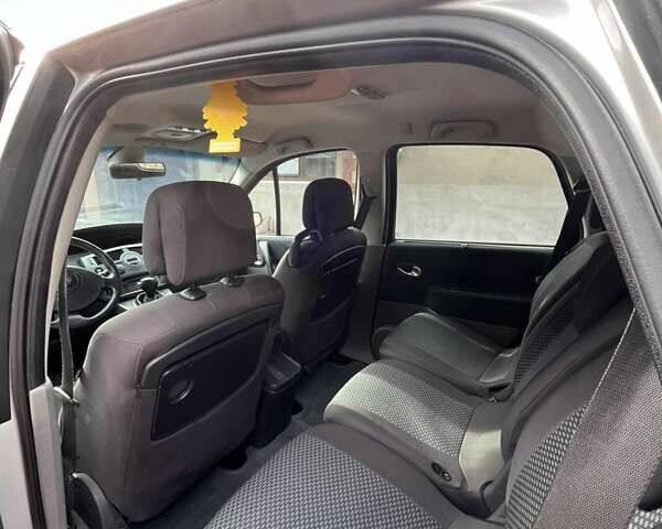 Сірий Рено Сценік, об'ємом двигуна 2 л та пробігом 246 тис. км за 4700 $, фото 5 на Automoto.ua