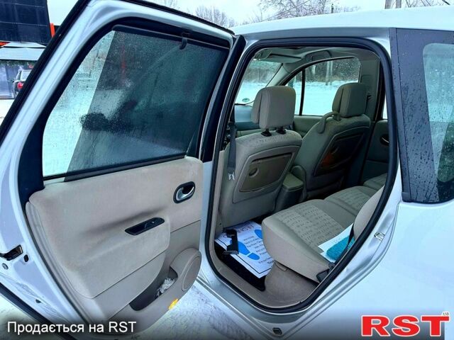 Сірий Рено Сценік, об'ємом двигуна 2 л та пробігом 231 тис. км за 4499 $, фото 8 на Automoto.ua