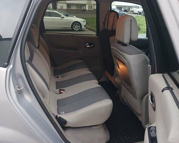 Серый Рено Сценик, объемом двигателя 1.5 л и пробегом 300 тыс. км за 4000 $, фото 9 на Automoto.ua