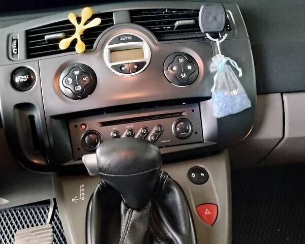 Серый Рено Сценик, объемом двигателя 2 л и пробегом 240 тыс. км за 5700 $, фото 22 на Automoto.ua