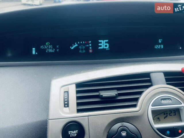 Серый Рено Сценик, объемом двигателя 2 л и пробегом 153 тыс. км за 5150 $, фото 23 на Automoto.ua