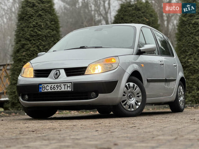 Серый Рено Сценик, объемом двигателя 1.6 л и пробегом 237 тыс. км за 4850 $, фото 2 на Automoto.ua