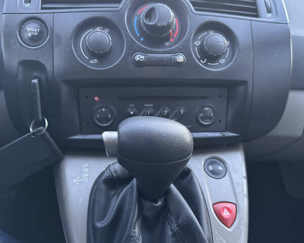 Серый Рено Сценик, объемом двигателя 1.6 л и пробегом 145 тыс. км за 5450 $, фото 15 на Automoto.ua