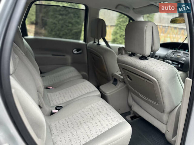 Серый Рено Сценик, объемом двигателя 1.6 л и пробегом 237 тыс. км за 4850 $, фото 36 на Automoto.ua