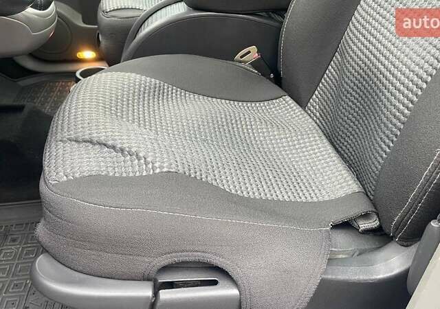 Сірий Рено Сценік, об'ємом двигуна 2 л та пробігом 95 тис. км за 4450 $, фото 52 на Automoto.ua