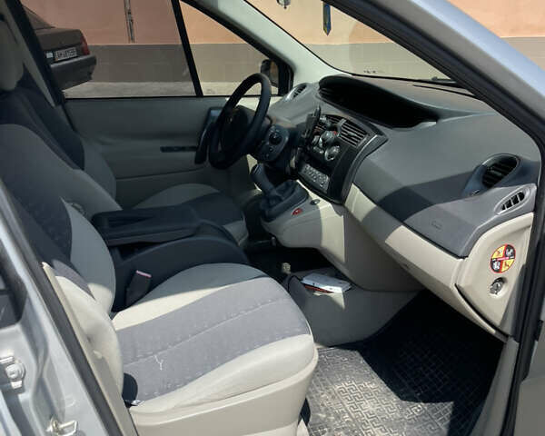 Рено Сценик 2005 в Виннице на Automoto.ua Серый Рено Сценик, объемом двигателя 1.6 л и пробегом 137 тыс. км за 5500 $, фото 9 на Automoto.ua