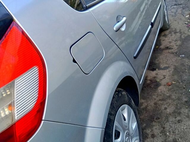 Серый Рено Сценик, объемом двигателя 1.6 л и пробегом 260 тыс. км за 4300 $, фото 1 на Automoto.ua