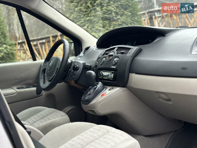 Серый Рено Сценик, объемом двигателя 1.6 л и пробегом 237 тыс. км за 4850 $, фото 32 на Automoto.ua