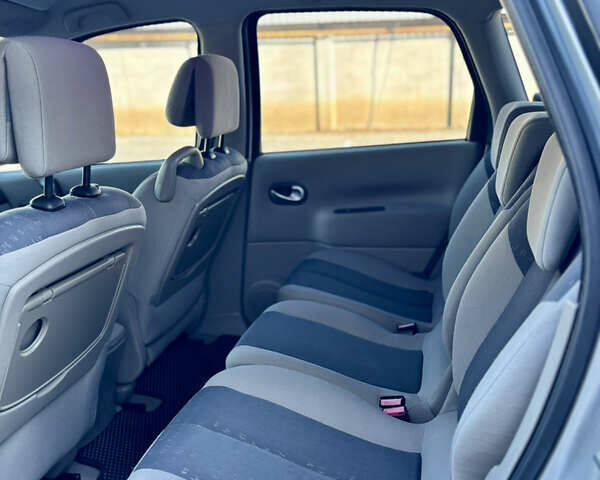 Сірий Рено Сценік, об'ємом двигуна 1.6 л та пробігом 228 тис. км за 4777 $, фото 15 на Automoto.ua